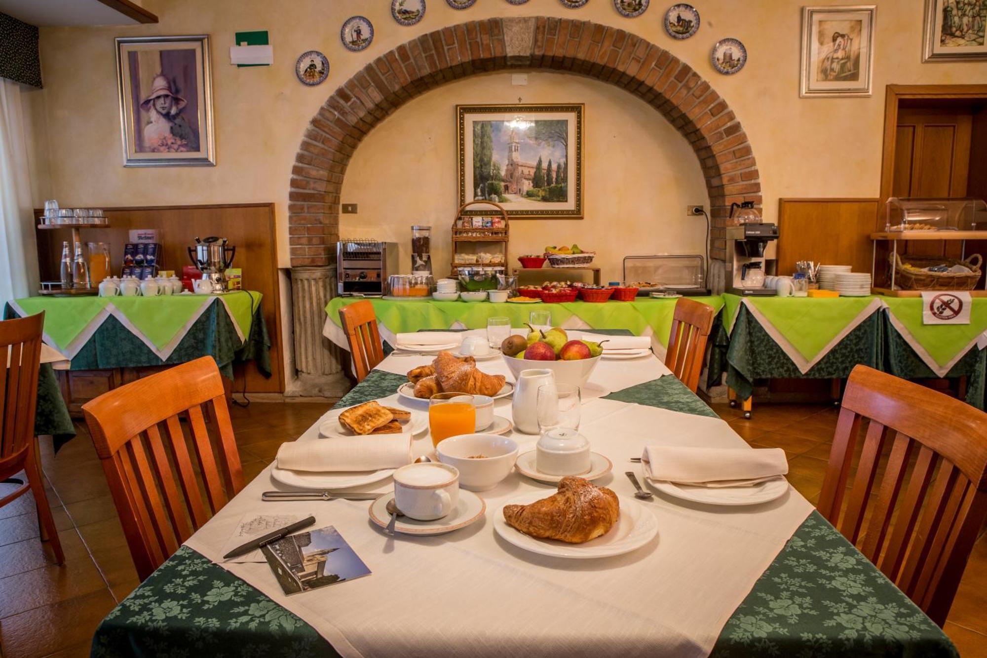 Hotel Patriarchi Aquileia Bagian luar foto